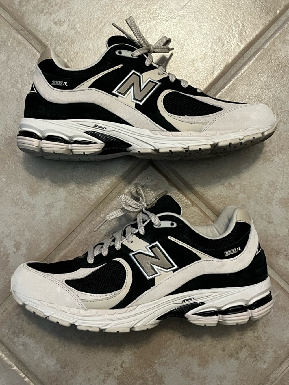 NEW BALANCE 2002R ‘BLACK BEIGE’
